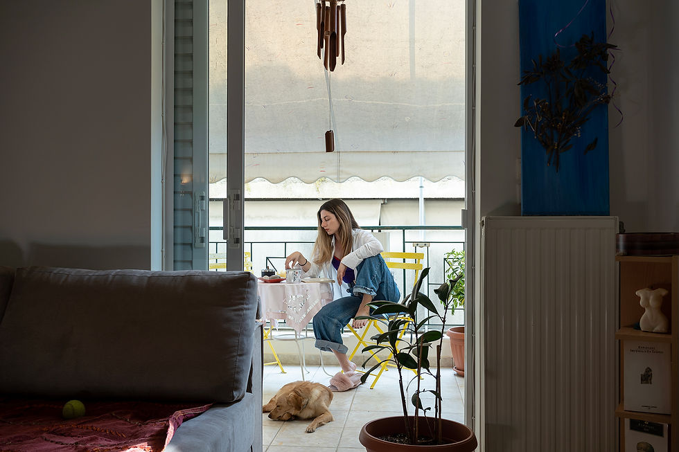 Panos Chatzistefanou ''Offline'' Project, women in everyday moments-Moments Collective