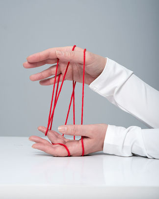Katerina Satou "Thread" - Interview with Ypatia Kornarou - Moments Collective