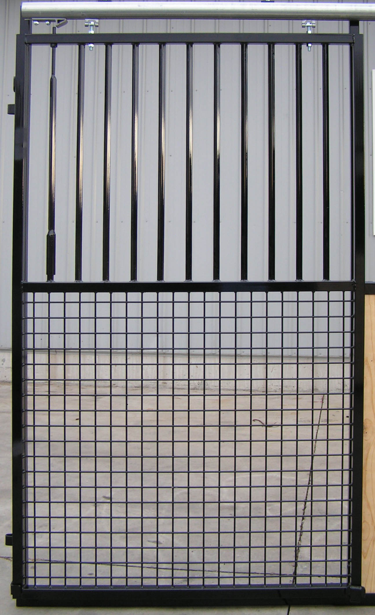 Sliding door with Mesh