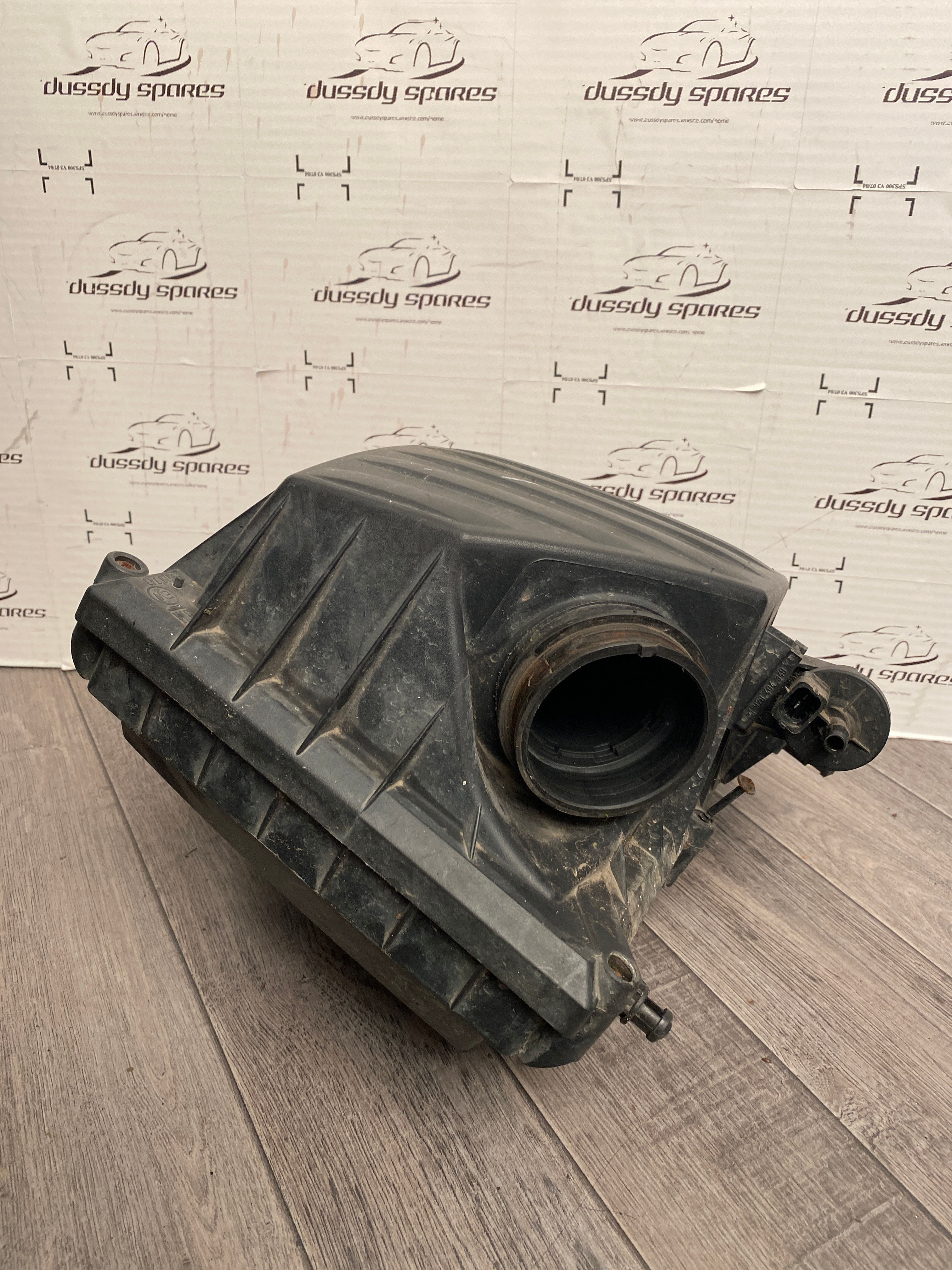 GENUINE VAUXHALL CORSA C 1.2 PETROL AIR FILTER BOX HOUSING 2000-2006