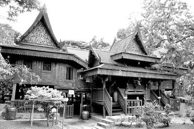 บ้านเรือนไทย.