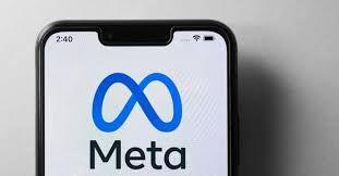 Celular mostrando a logomarca da Meta
