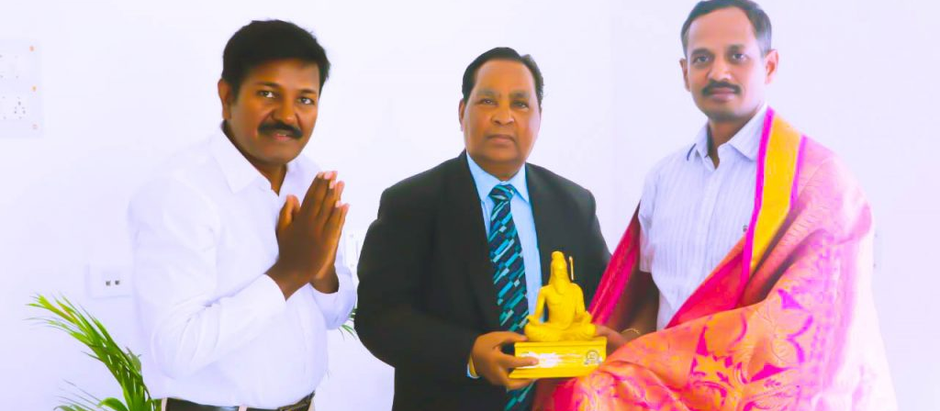 குறள்மலைப் பணிகளை தொடர்ந்து முன்னேற்றப் பாதையில் கொண்டு செல்லும் ஈரோடு ஆட்சியர் அவர்களுக்கு நன்றி