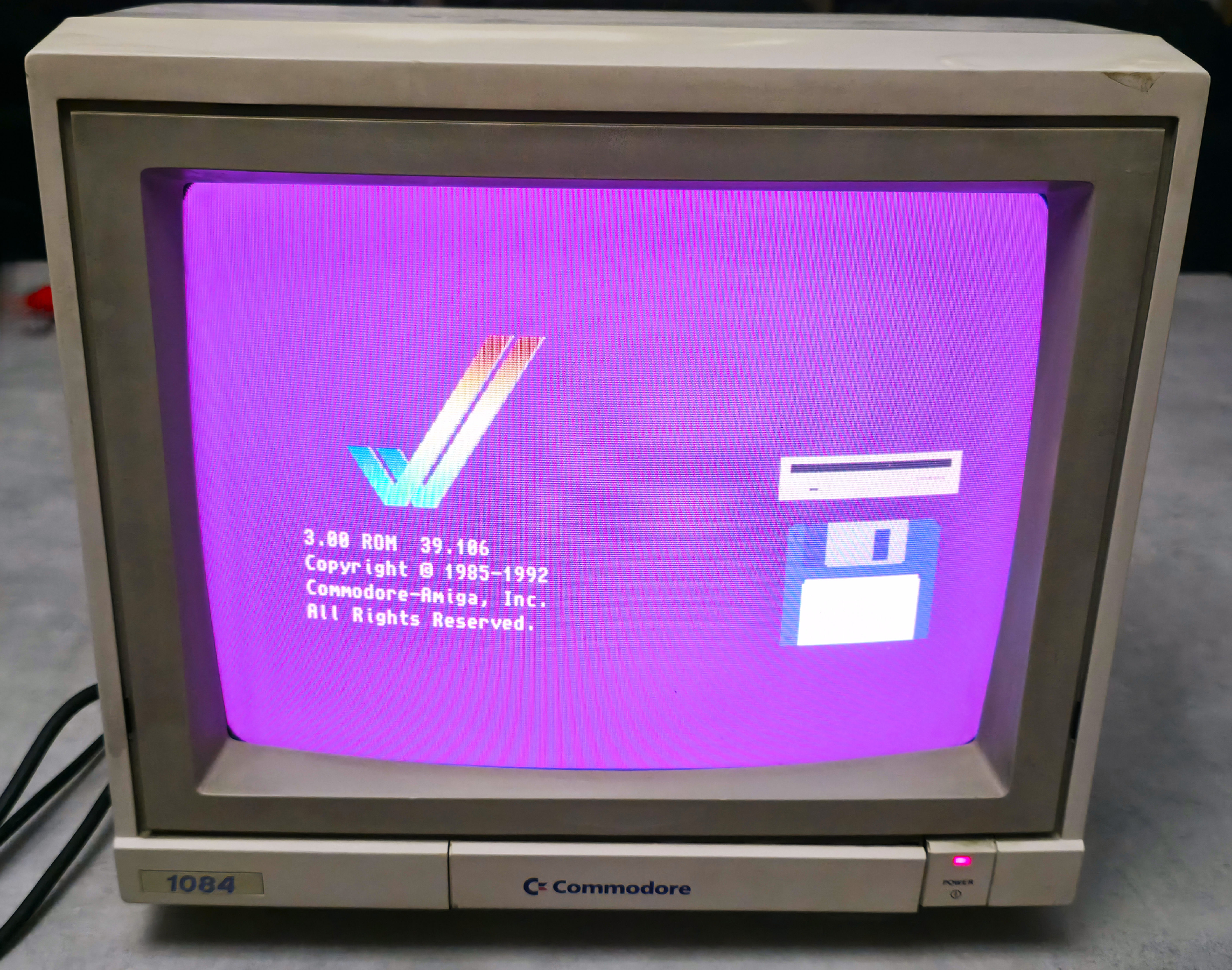 Monitor Commodore 1084 KH533/20E Taiwan Raro Recappato 2026