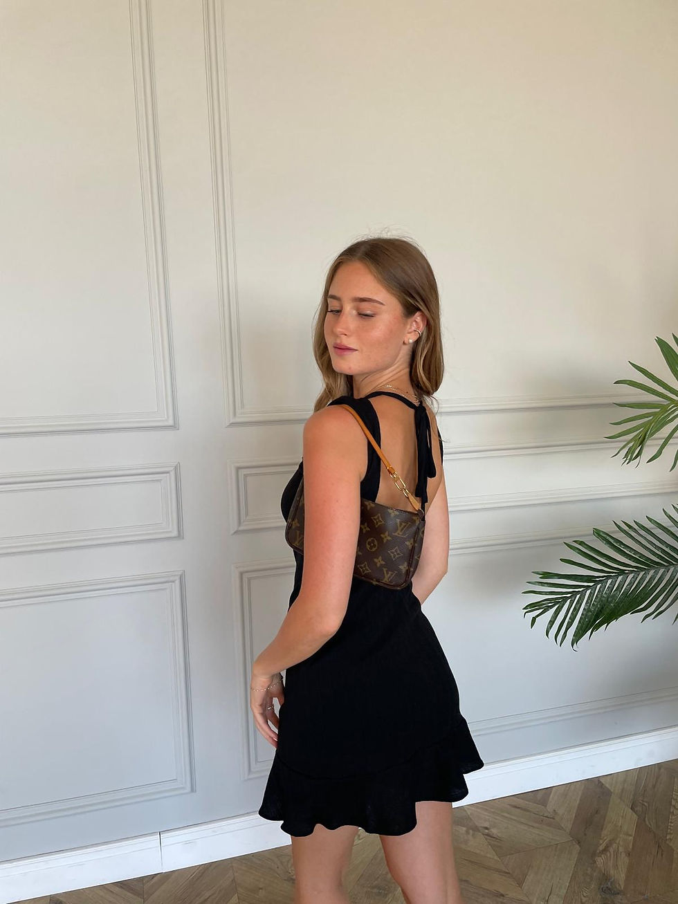 תמונה ממוזערת: Peplum dress - black