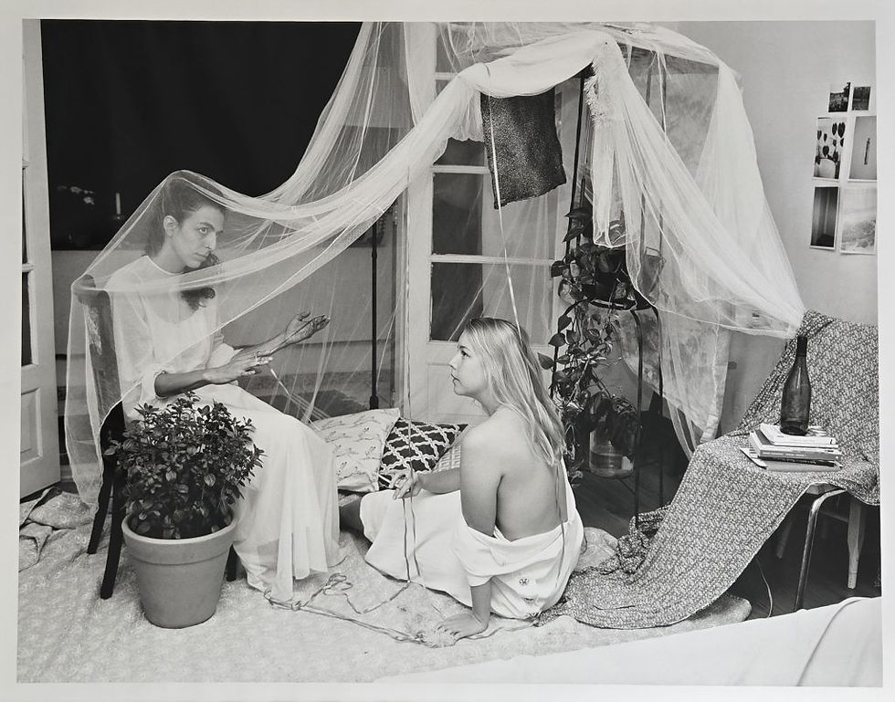 THROUGH HER LENS. Le immagini come infrastrutture del contemporaneo