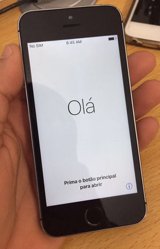 iPhone 5S / 16GB / Negro - Usado - RD$8000.00