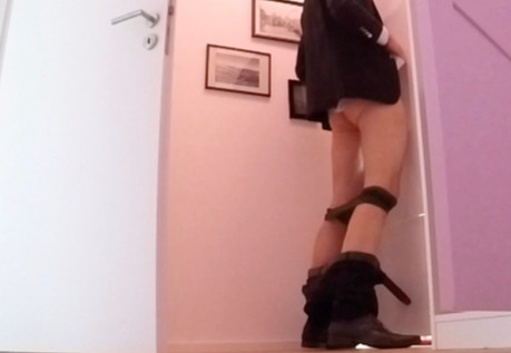 Unerfahrener 19-jähriger Junge stellt sich der Gloryhole-Cumshot-Herausforderung – Wird er gewinnen?