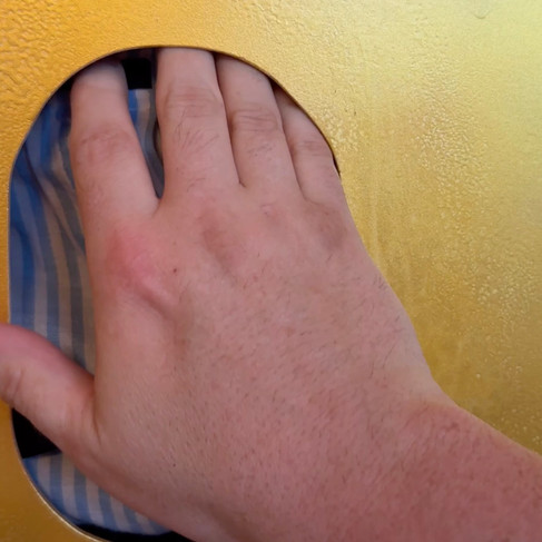 Gloryhole Challenge: he wants to ejaculate as much and as quickly as possible.