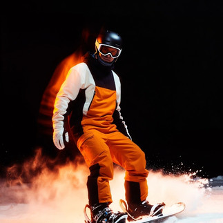 Après-ski bar at night: Jägertee glasses clink, everyone is wearing sunglasses on their heads.