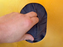 Gloryhole Challenge: Penis mit Vorhautverengung zum Orgasmus blasen