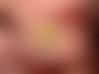 Die Schwester meines Kumpels hat mir die Vorhaut sauber geleckt – Intensivster Orgasmus in der Bar-Toilette