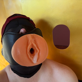 Schluck-Marathon an der Goldenen Wand: Meine perverse Nacht des endlosen Schluckens im geheimen Gloryhole Zürich