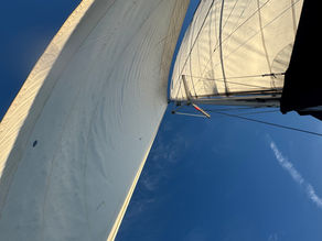 Segel von Katamaran Maido