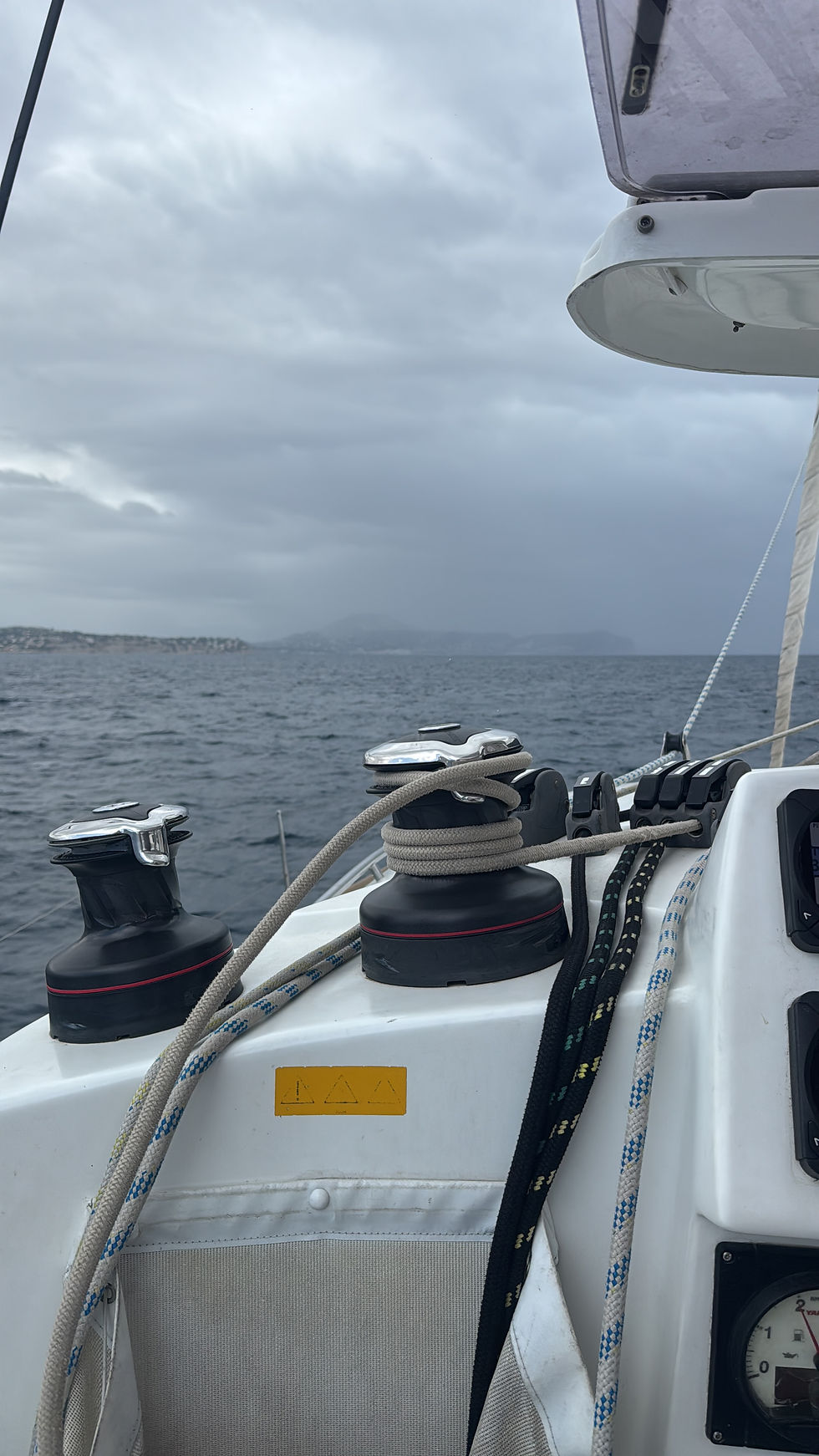 Schwarze Wolke kein gutes Segelwetter