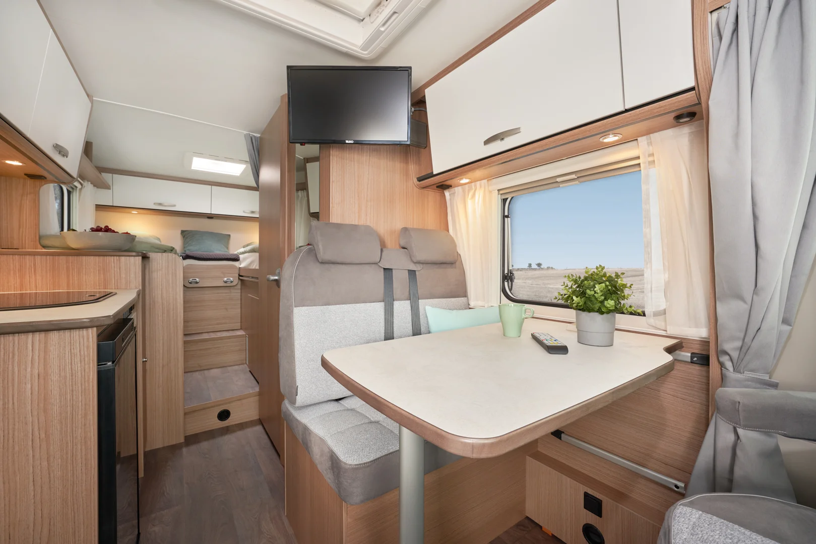 carado_wohmobil_van_wohnraum.webp