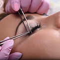 Lezelle Meyer offering Eyelash Extensions