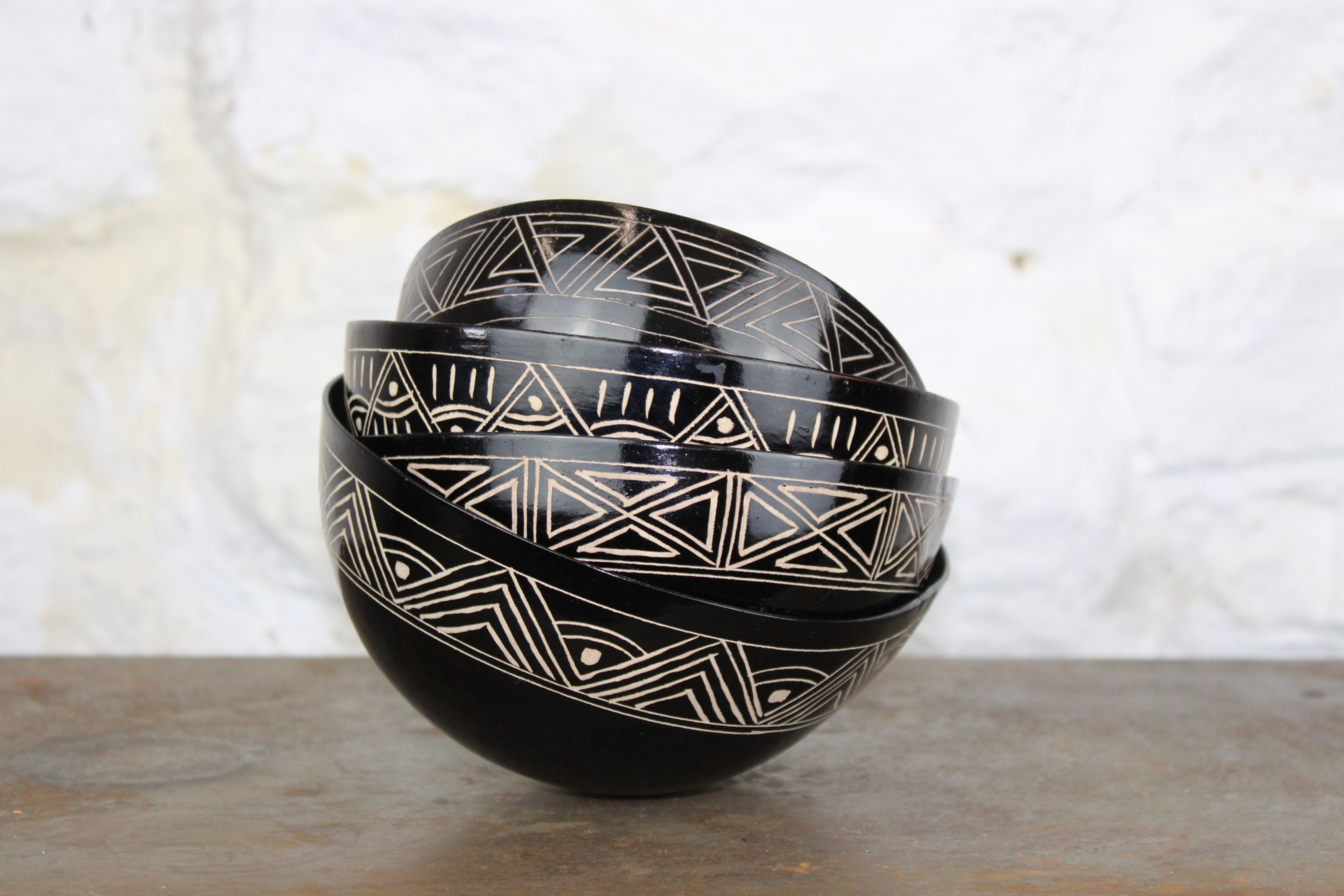 BLACK HANDMADE BOWLS FROM THE AMAZON