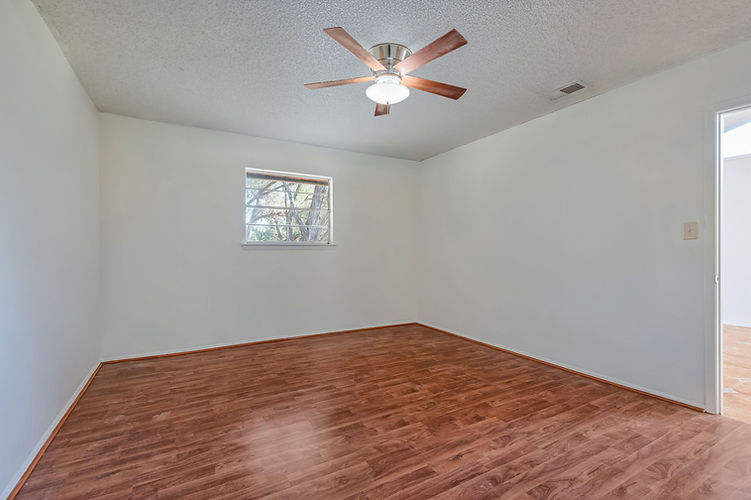 22-web-or-mls-17124 Northlake_17124 Northlake_-41.jpg