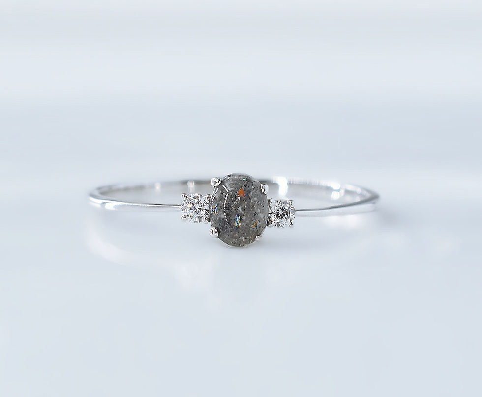 Thumbnail: 10K Solid Gold Oval Trio Ring