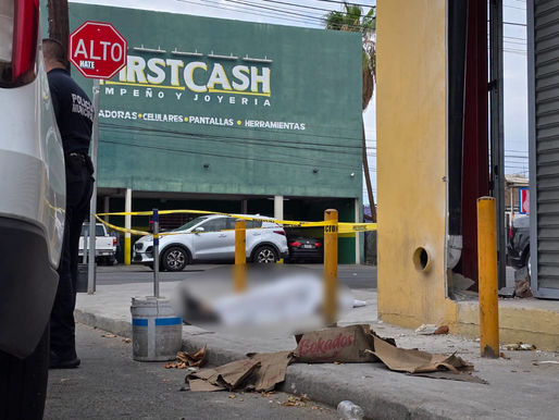 Adulto mayor fallece presuntamente por infarto mientras caminaba en la colonia Prohogar