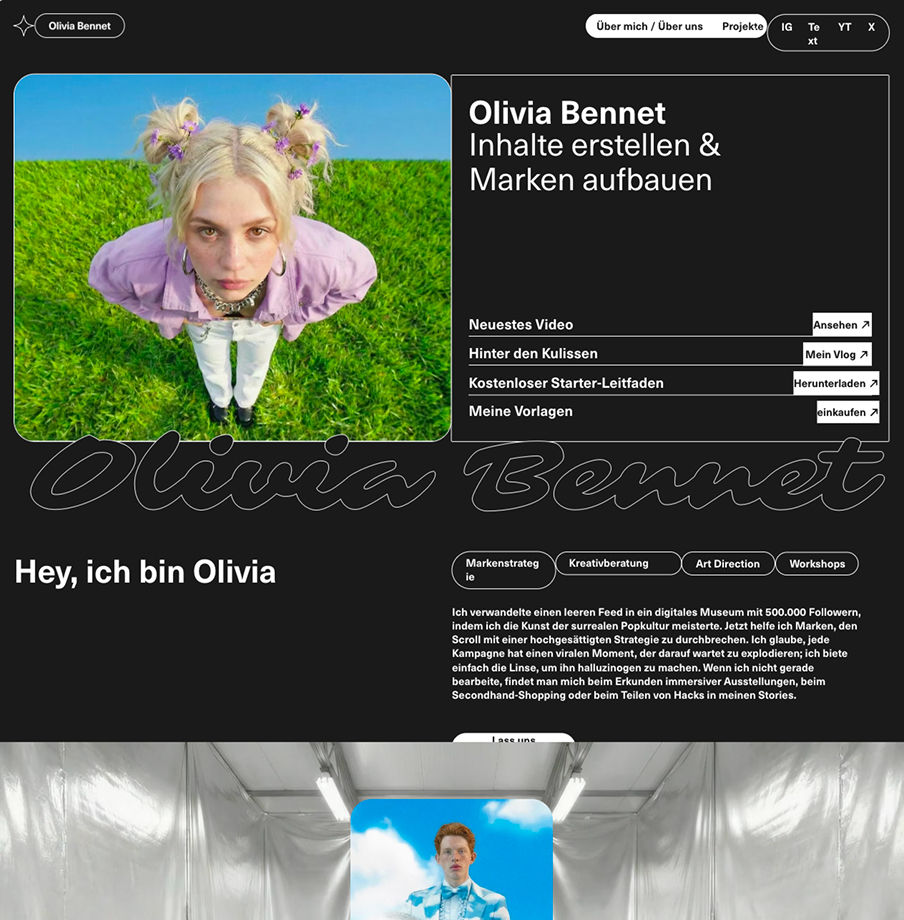 Ein Beispiel einer Portfolio-Website von Olivia Bennet. Auf der Seite ist ein Bild von einer blonden Frau, die in die Kamera schaut und ein kurzer Text über Olivia.
