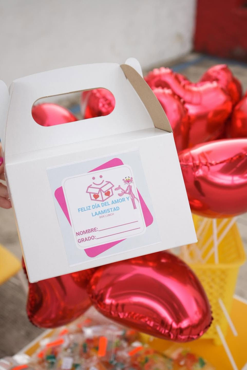 Globos y box lunch
