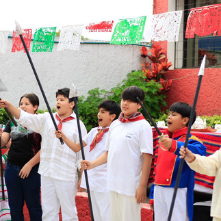 El pueblo se manifiesta en la presentación