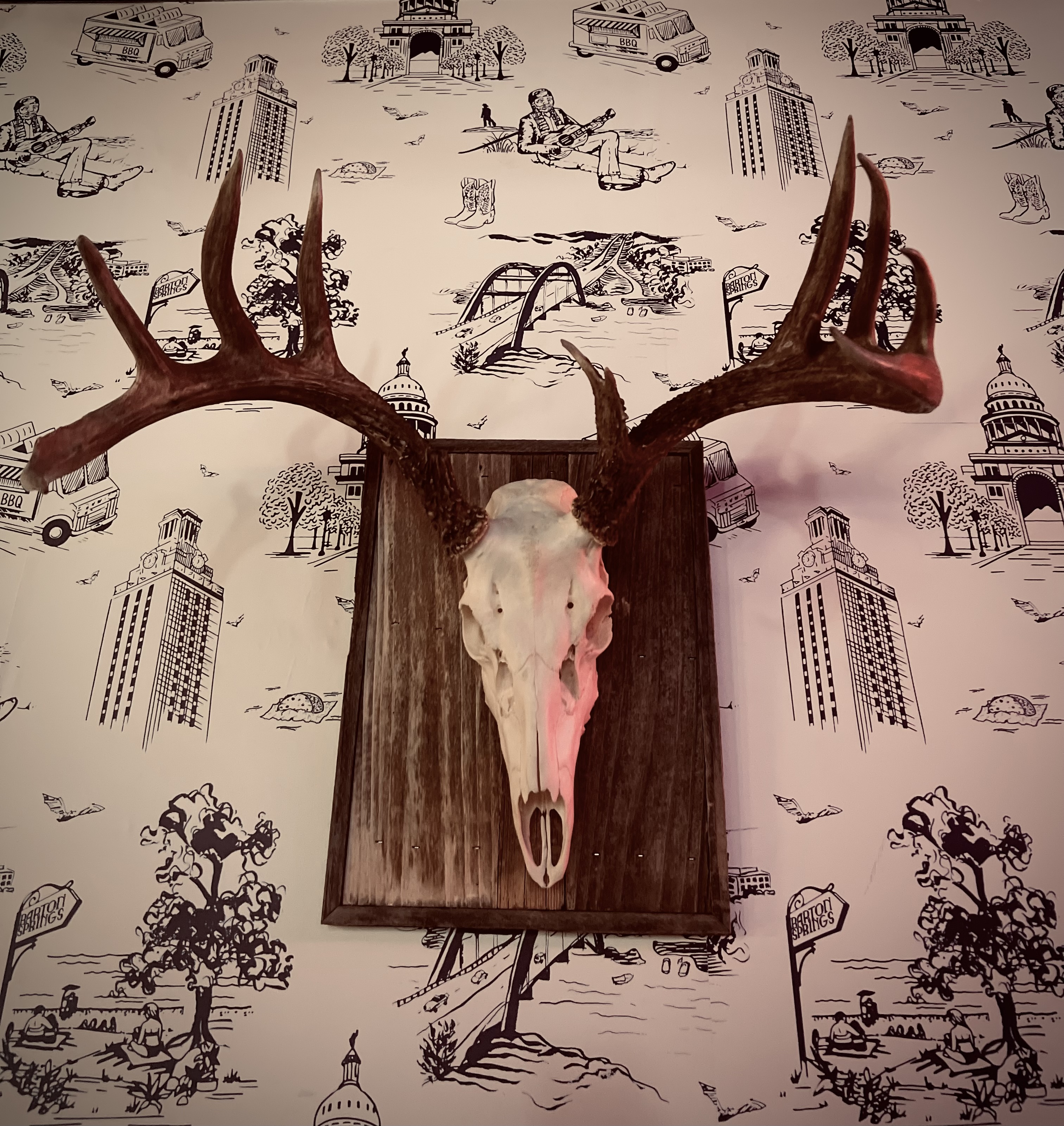Oak Hill Lounge — South Austin