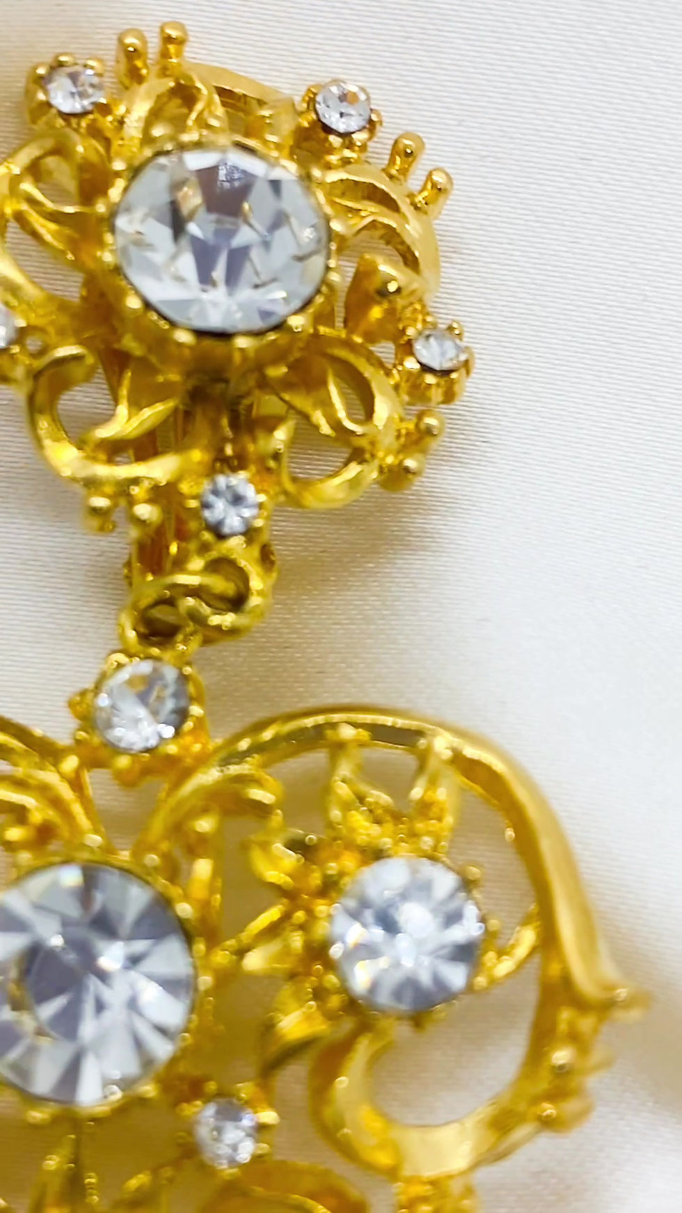 Thumbnail: 1980s Vintage Baroque Heart Dangling Clip On