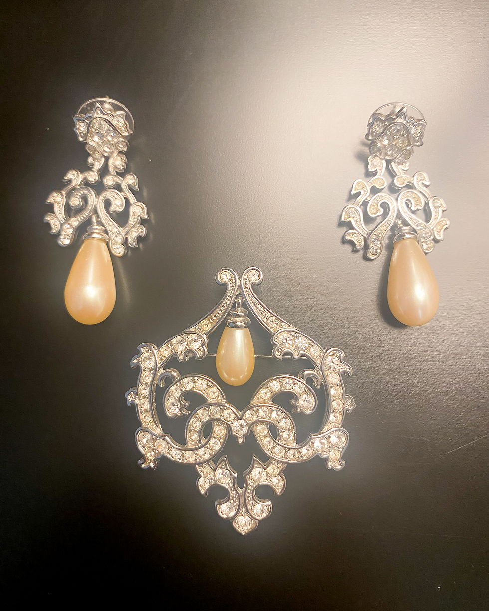Thumbnail: 1950s Attwood & Sawyer Brooch and Earrings Set