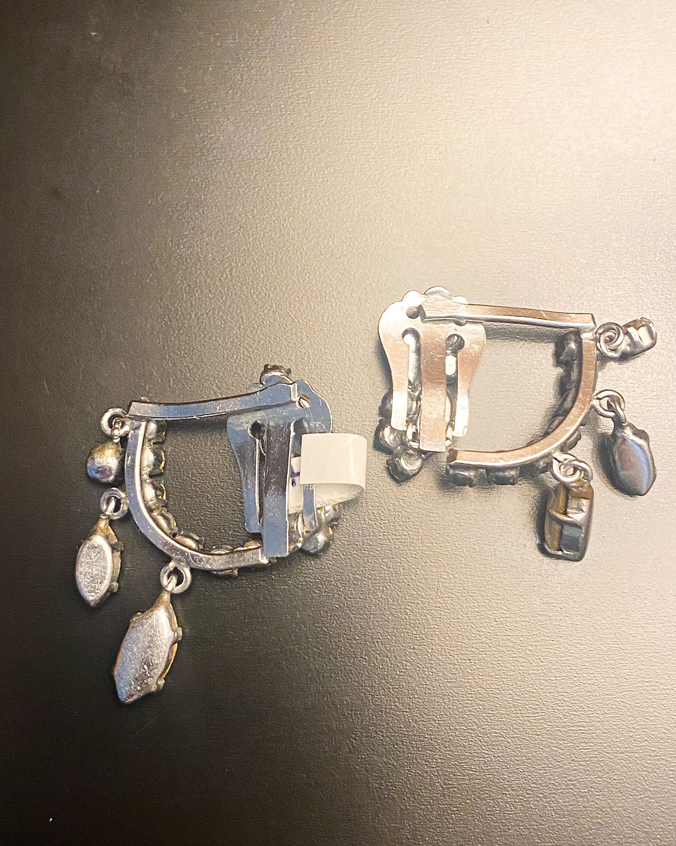 Thumbnail: 1920s Crystal Droplets Clip On
