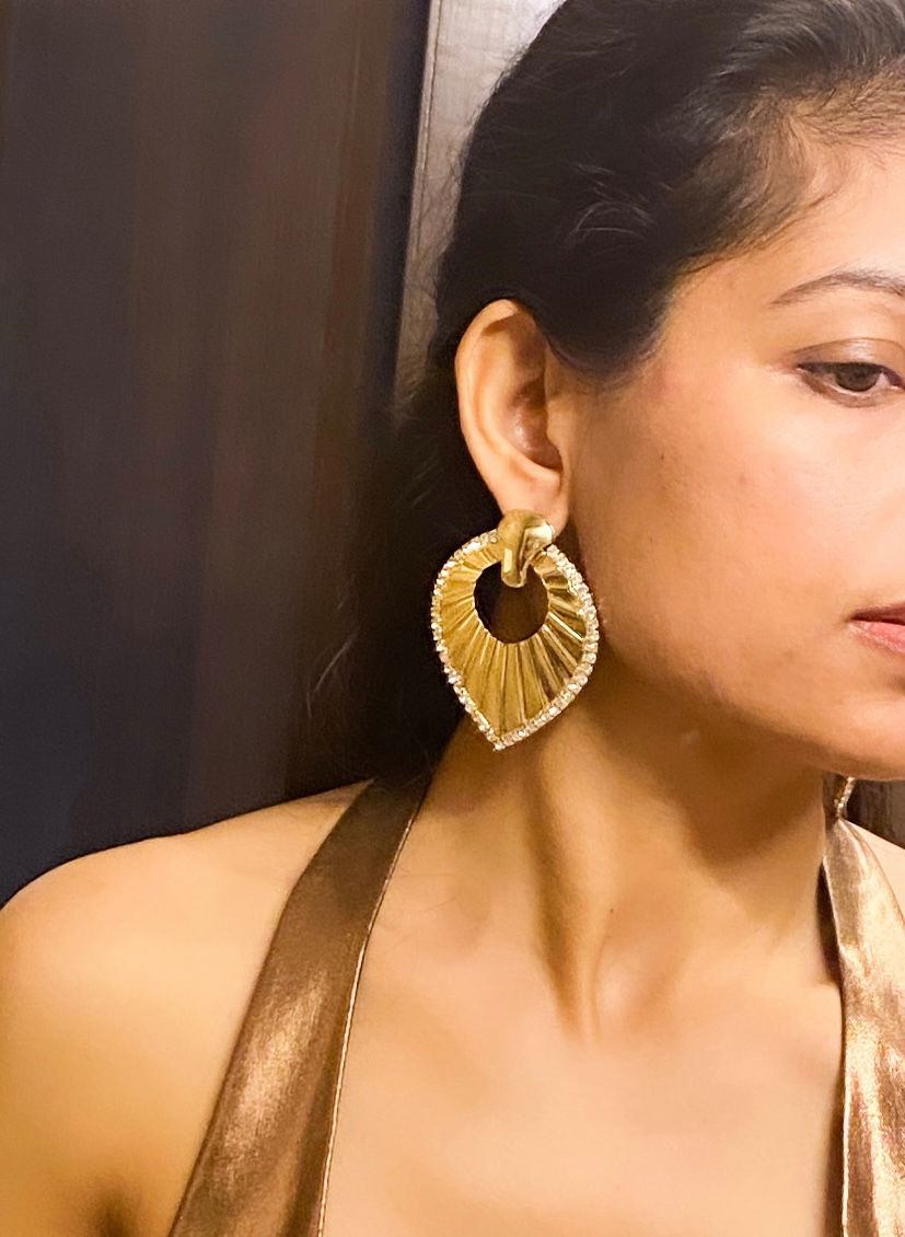 Thumbnail: 1980s Large Gold Leaf Earrings