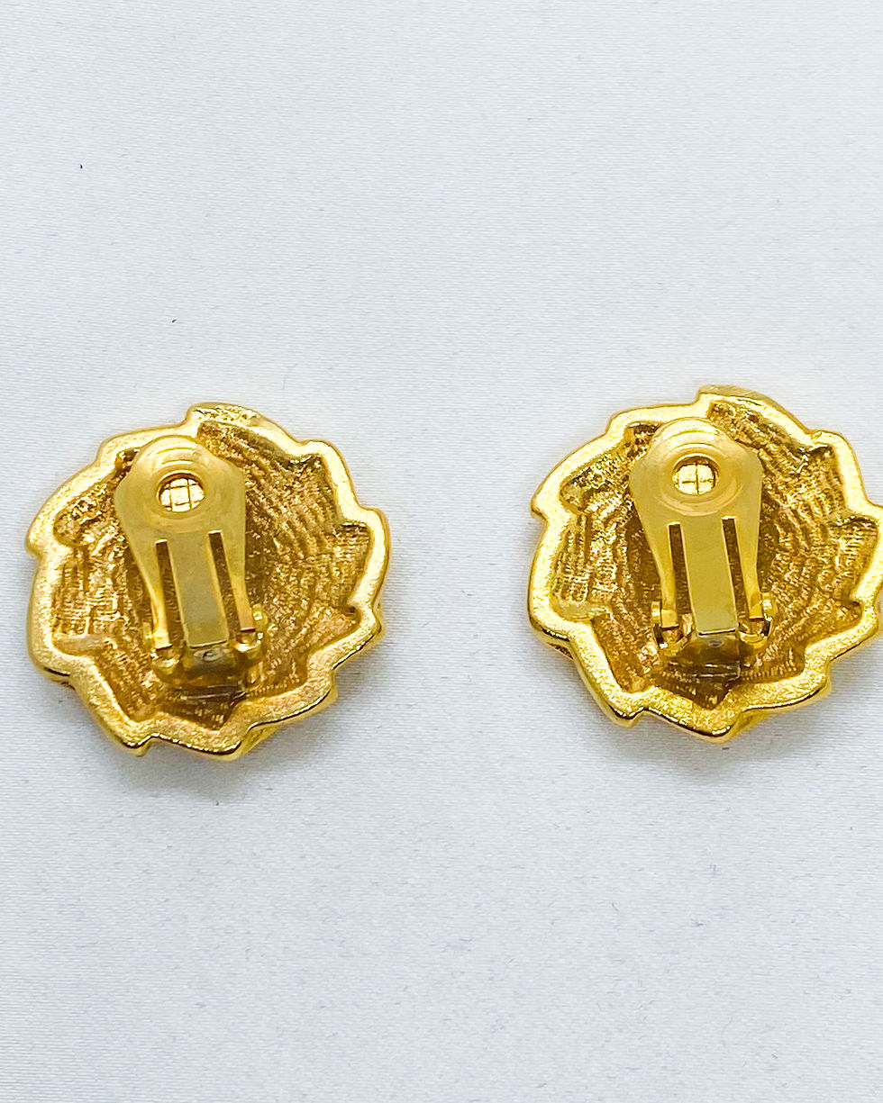 Thumbnail: 1980s Vintage Golden Daisy Clip On