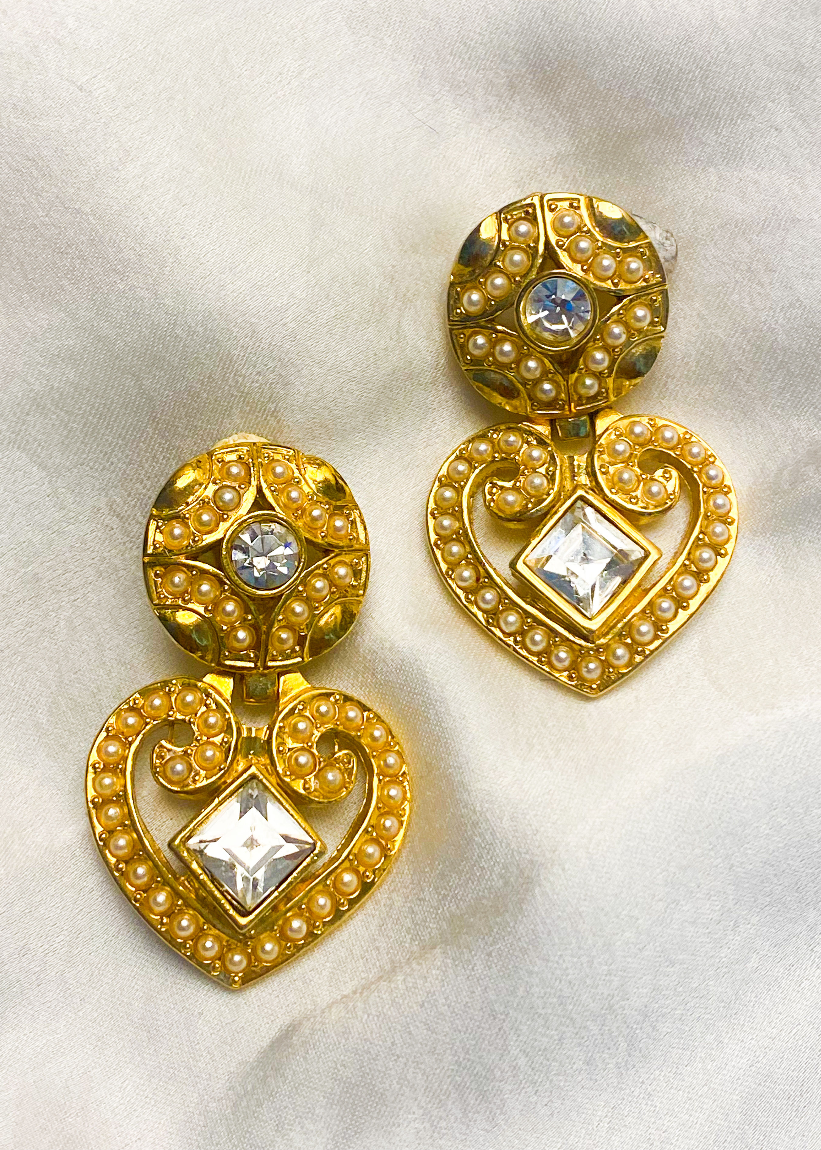 NEW COLLECTION: 1980s Vintage Pearl Heart Art Deco Dangling Clip On