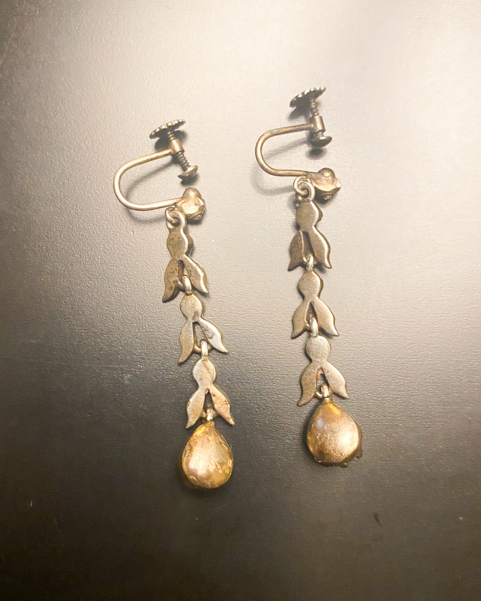 Thumbnail: 1901 Antique Edwardian Dangling Silver Earrings