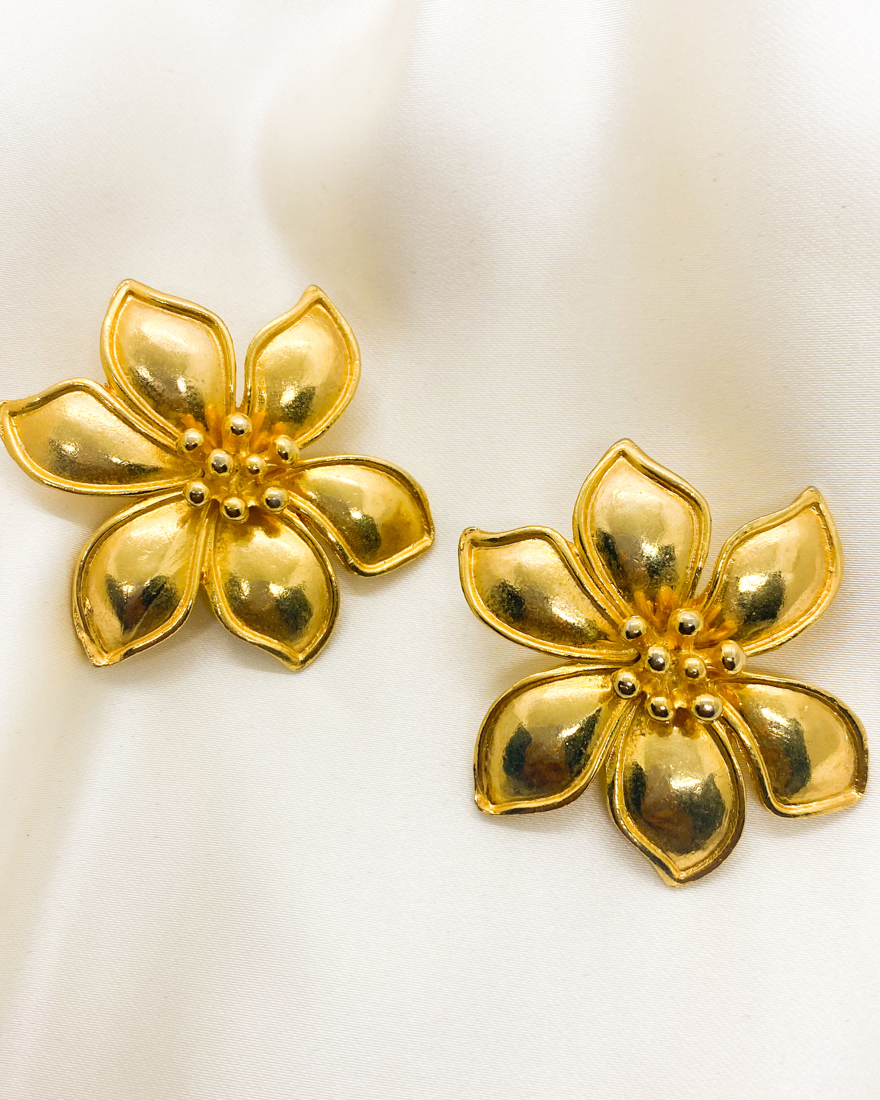 LVCC Golden Flower Front View