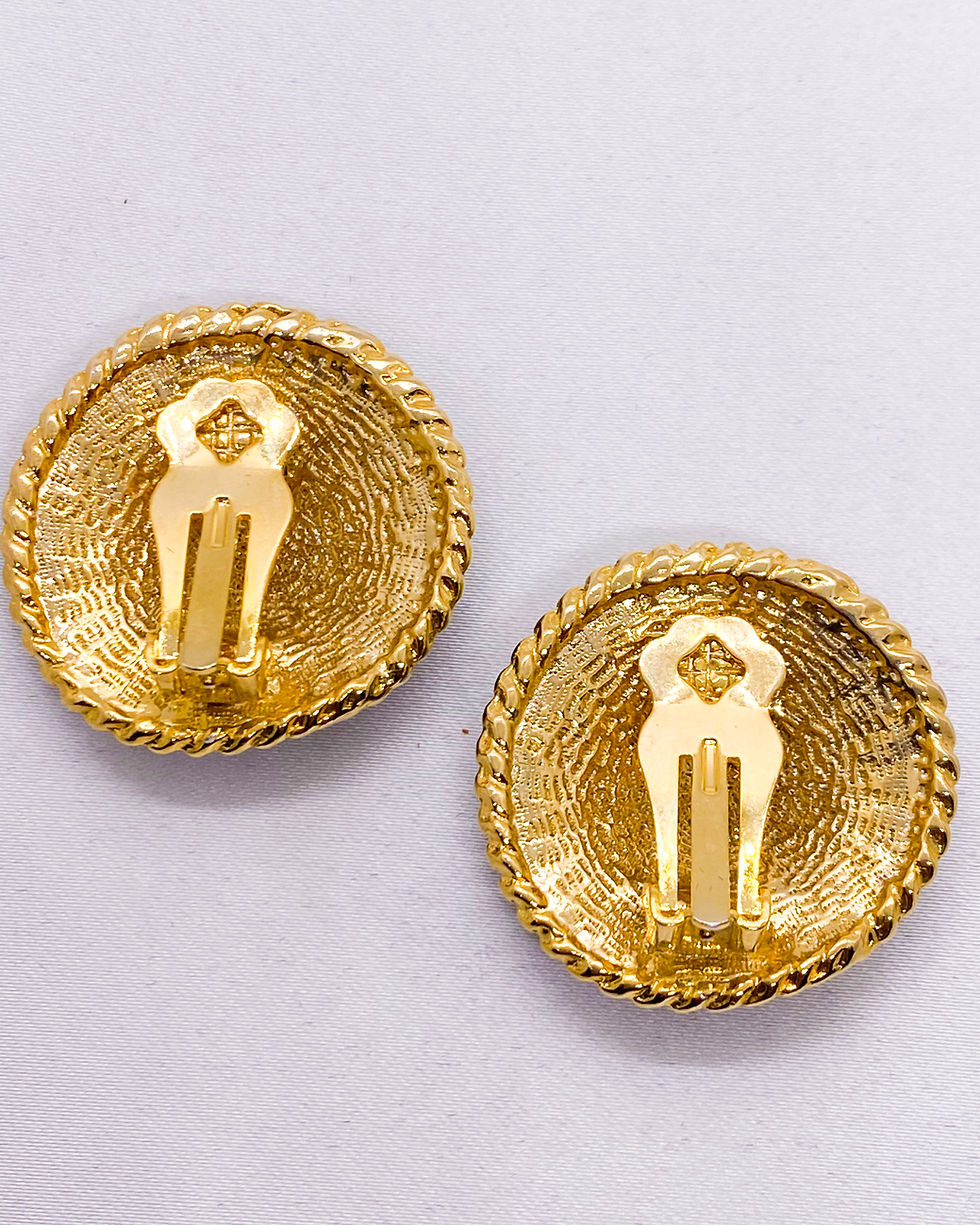 Thumbnail: 1980s Black Enamelled Gold Swirl Clip On