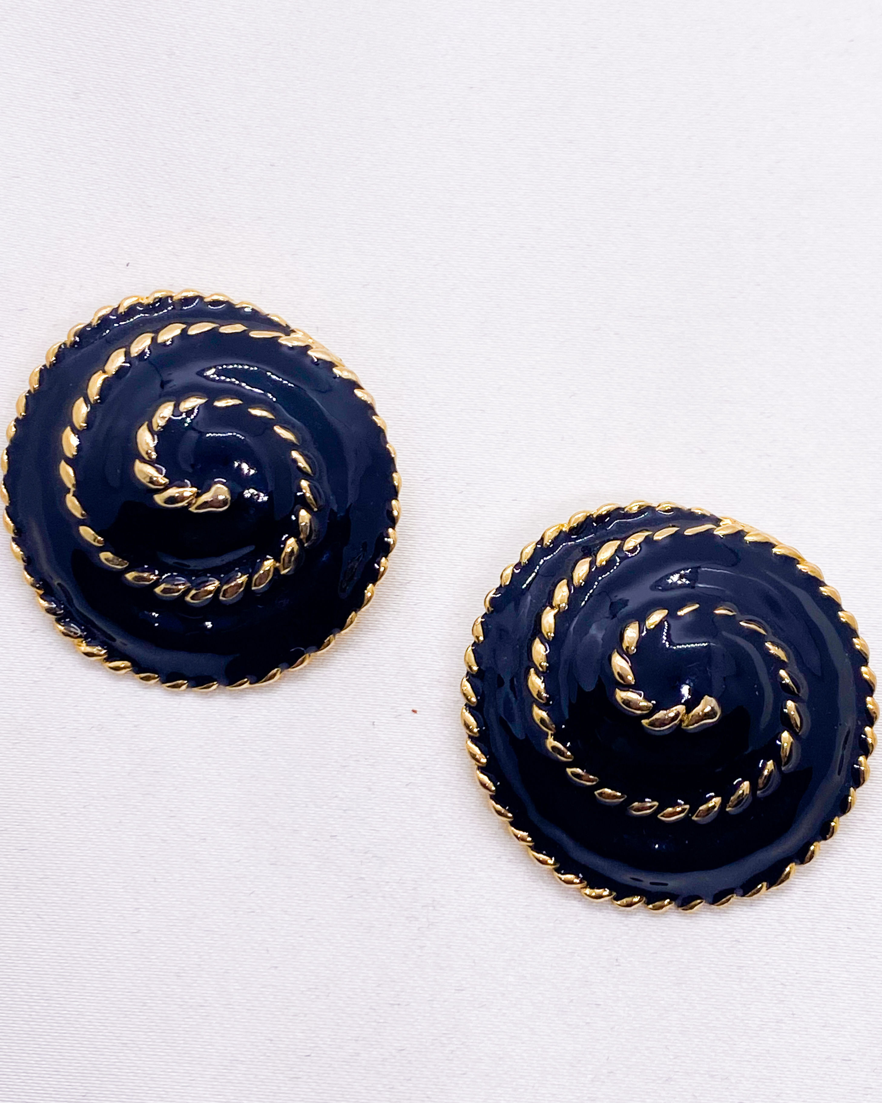 1980s Black Enamelled Gold Swirl Clip On