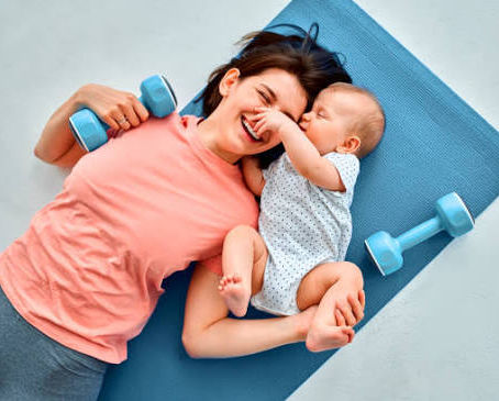 Reprendre l’activité physique après l’accouchement : bouger pour soi et avec bébé