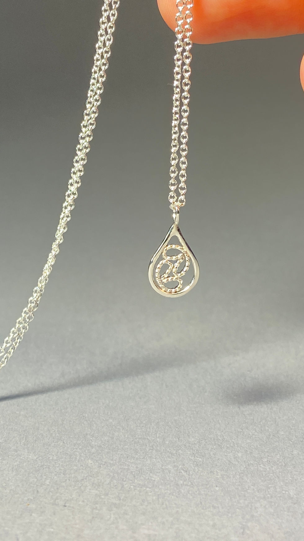 Miniaturbild: #14 HALS / SCHMUCK