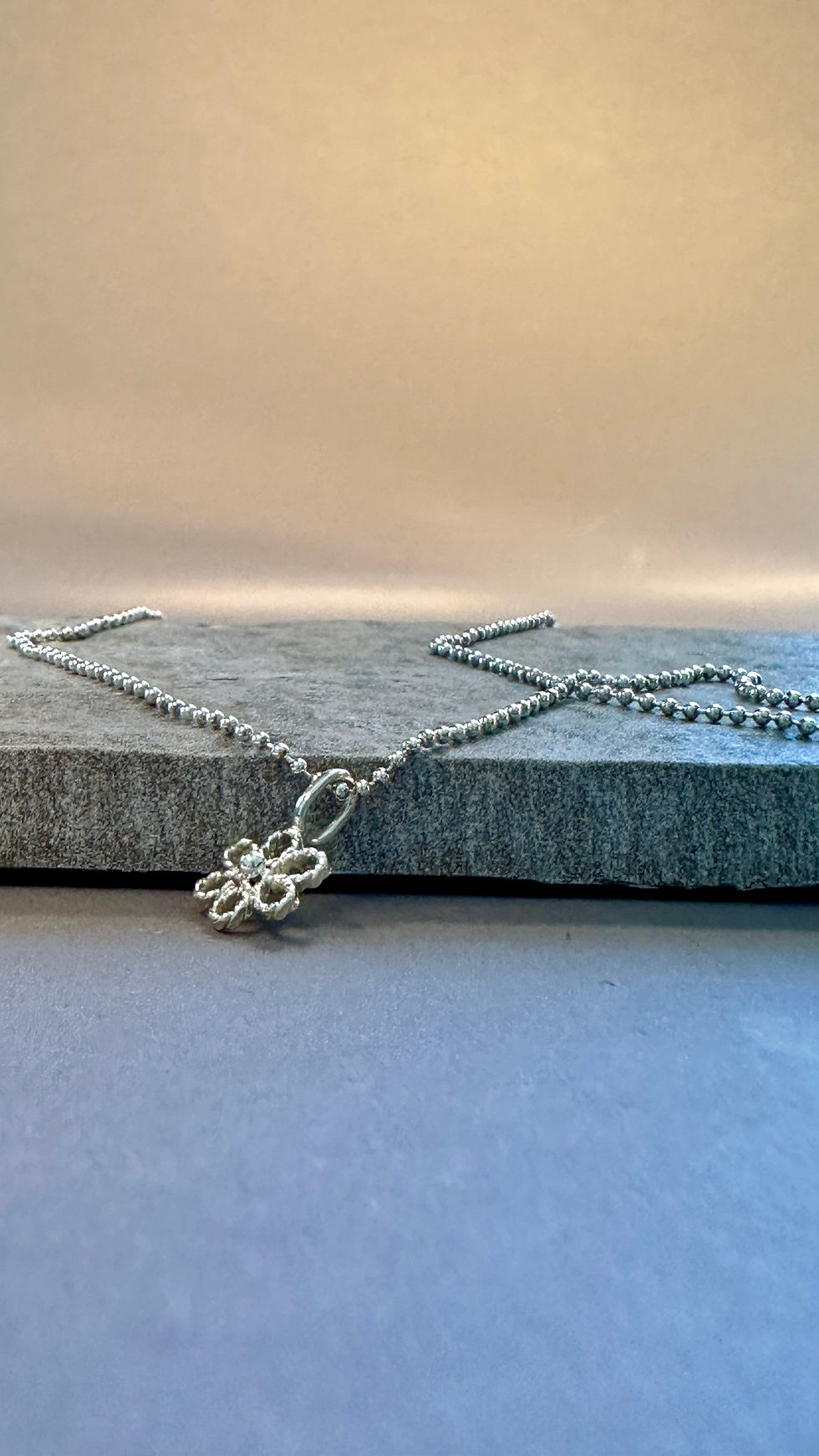 Miniaturbild: #63  HALS / SCHMUCK