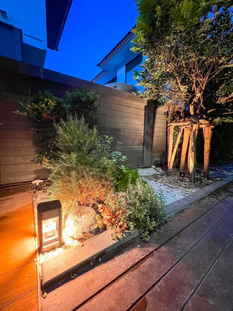 Aqua Lands | ระบบไฟส่องสว่างภายในสวน (Garden and Landscape Lighting )