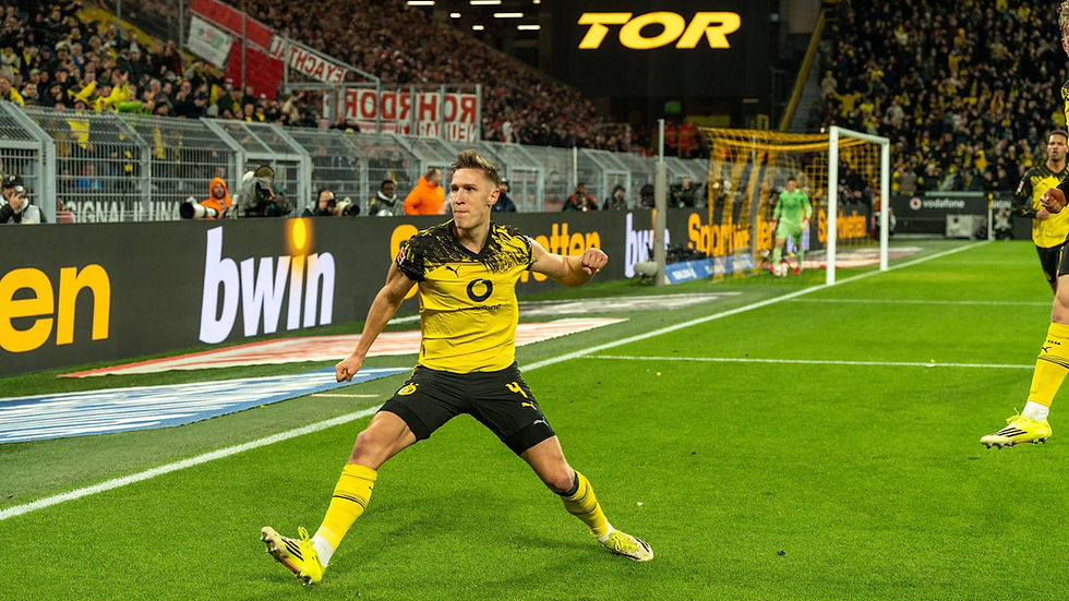 Buteur dans le Klassiker, Schlotterbeck aurait dû prendre un carton rouge un peu plus tôt pour une intervention non maîtrisée sur Stanisic.