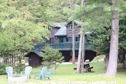 evergreen lodge sleeps16 baths bedrooms