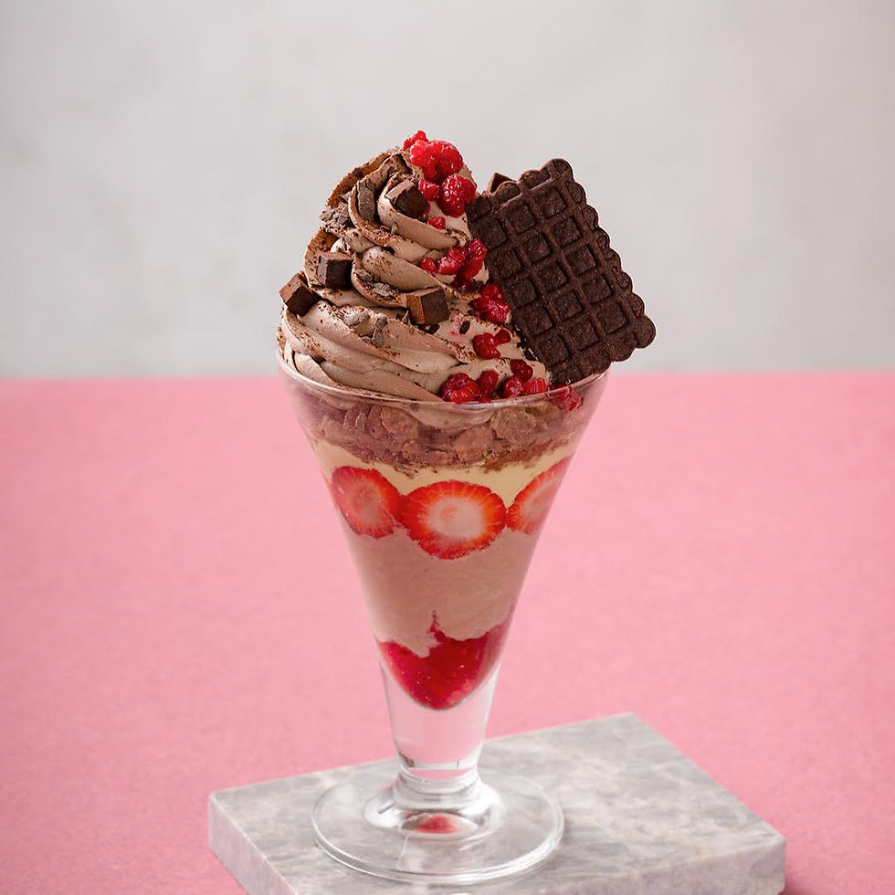 タブレスのシーズナルデザート / ラズベリーピスタチオのチョコレートパフェ