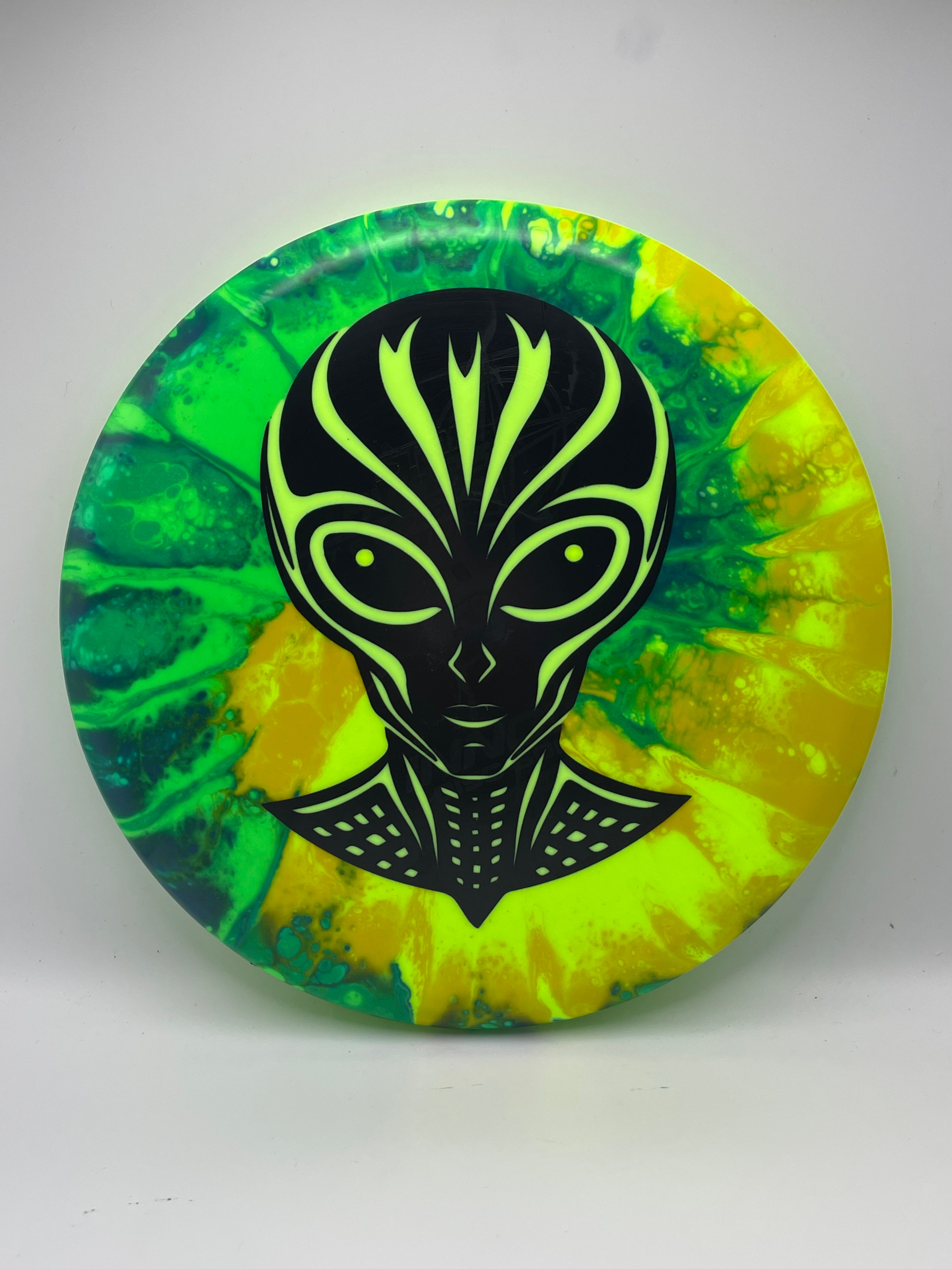 Frontside Green and Yellow Spiral Yellow Alien Aviar3