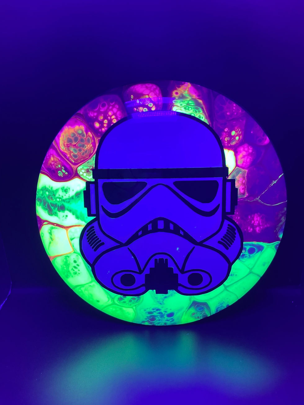 Frontside Stormtrooper Rasta Cells Background Lots under blacklight