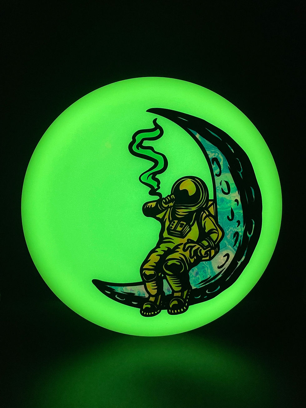 Thumbnail: Frontside Astronaut Smoking on Crescent Moon Range glowing after blacklight charge