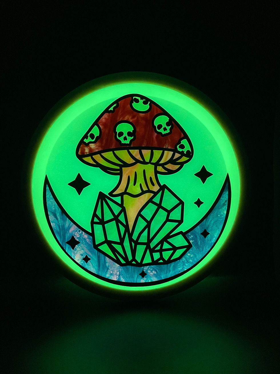 Thumbnail: Frontside Mushroom and Green Crystals on Moon Wave glowing after blacklight charge